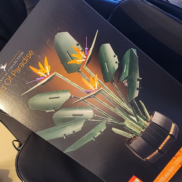 *RETIRED* LEGO Botanical Collection, Bird of Paradise - Picture 8 of 10